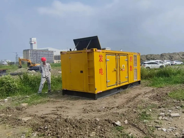 湾里200KW柴油发电机机组每小时的油耗量受哪些因素影响？